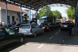 Na ulazu u BiH u Gradišci čeka se jedan sat