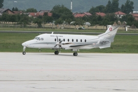 Na aerodromu Orića dočekalo oko 15 ljudi