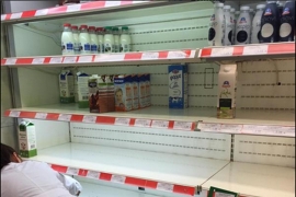 Haos u Grčkoj: Prazne police u prodavnicama, redovi ispred bankomata
