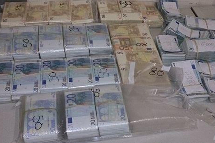Na aerodromu u Beogradu u izgubljenom koferu 400.000 evra