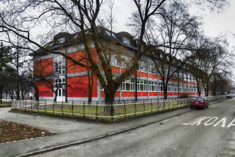 Naoružani napadači upali u školu u Beogradu