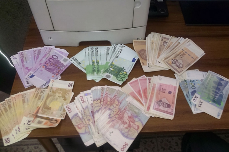 Baka (84) krijumčarila novac