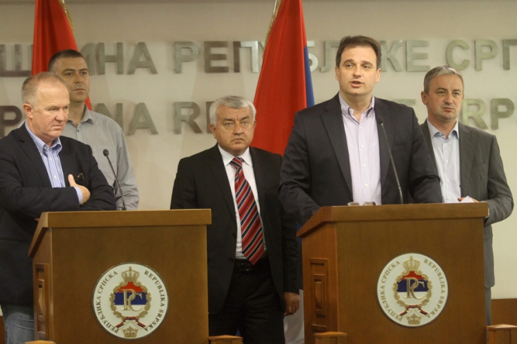 Opozicija upućuje prijedlog za sazivanje sjednice