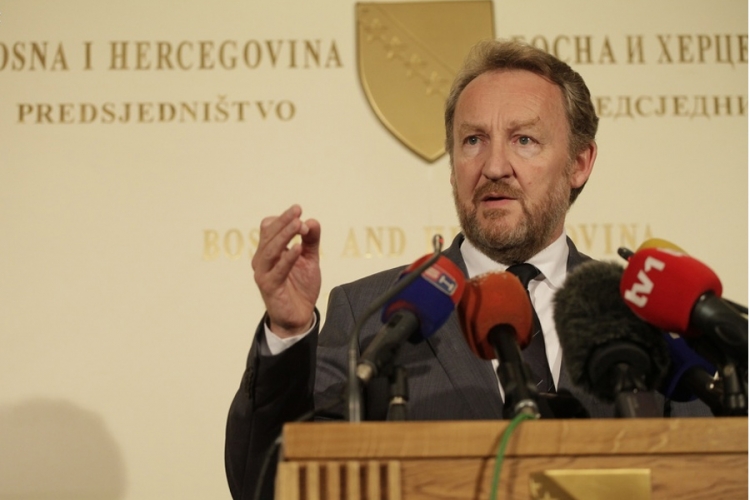 Izetbegović: Pozivam DF na sutrašnju sjednicu Vlade FBiH