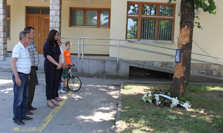 Poginula tri dana pred maturu