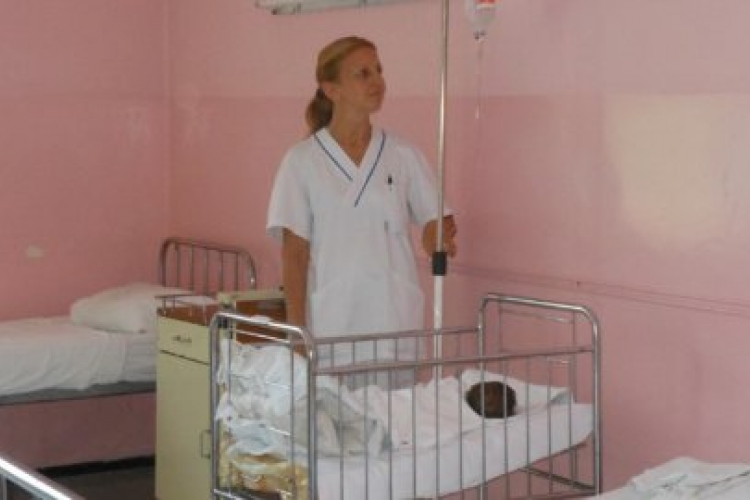 Ljekari se bore za život bebe koja je drogu dobila preko majke