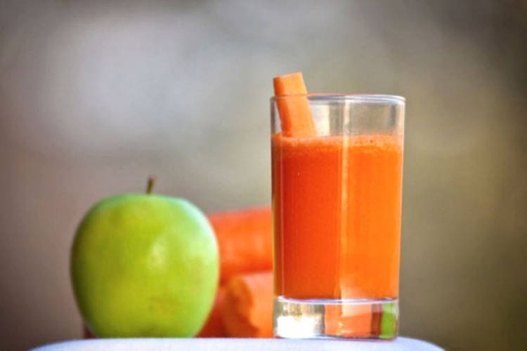 Sok od jabuke i mrkve
