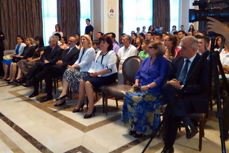 Cvijanović: Srpska slavi uspjeh učenika