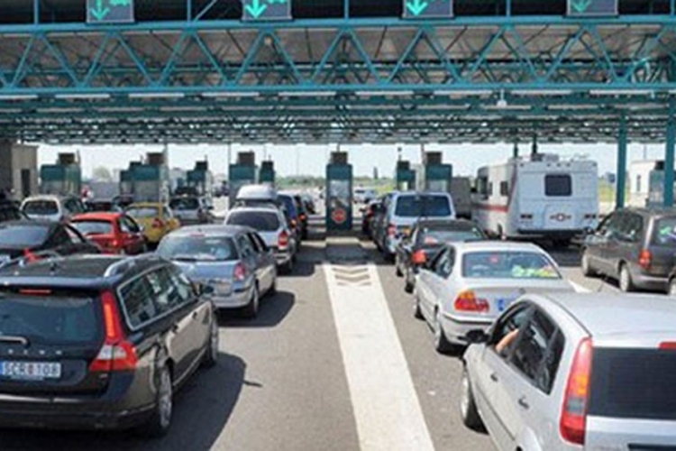 Orban prijeti zatvaranjem granica sa Srbijom