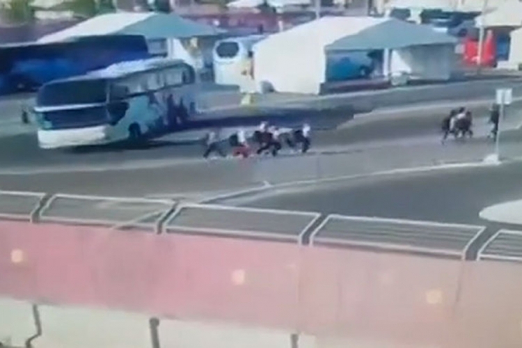 Uhapšen vozač autobusa koji je povrijedio sportistkinje (Uznemirujući video)