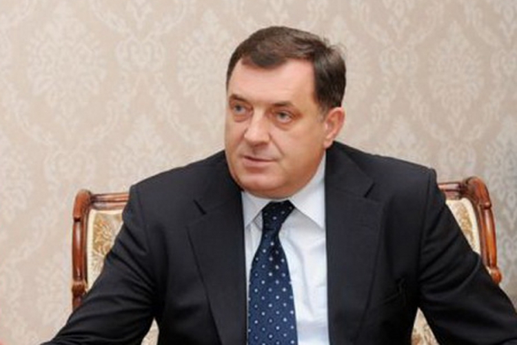 Dodik: Srebrenicu proglasiti mjestom genocida i nad Srbima