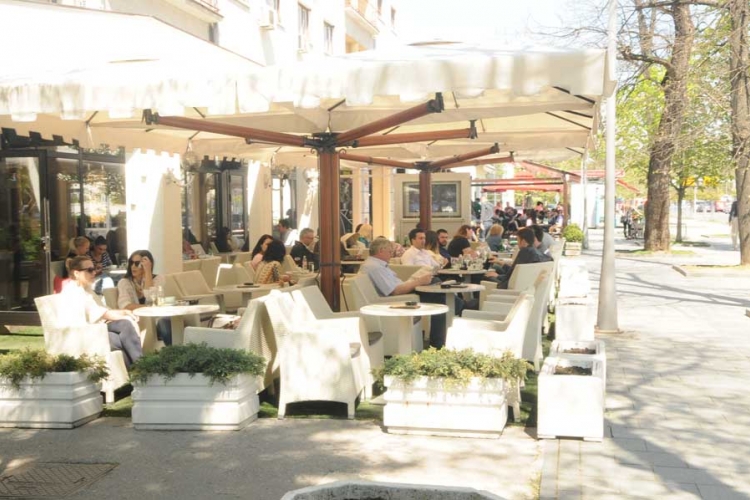 Kafići u zgradama duže otvoreni