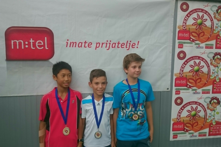 M:tel prijatelj tenisa