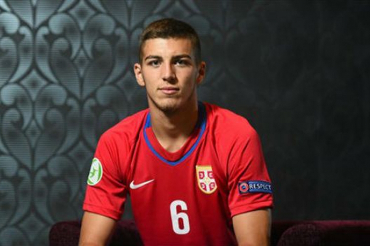 Klub ga ostavio na aerodromu, on postao prvak svijeta