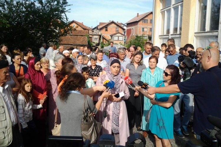 ČITAJTE U "NEZAVISNIM": Ne žele svjedočanstva zbog "bošnjačkog jezika"
