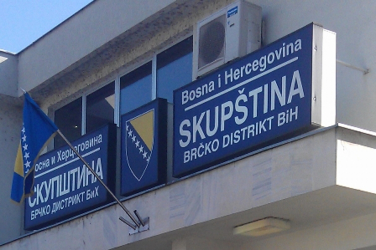 Rezolucija o Srebrenici posvađala poslanike u Brčkom