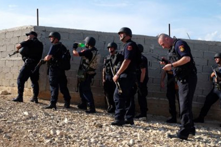Opsada Lazarata, policija kontroliše prilaze albanskom gradu droge