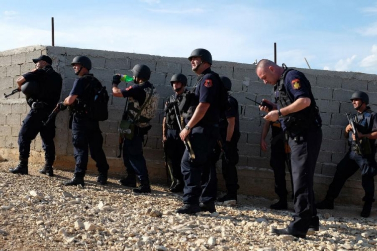Žestok obračun albanske policije i mafije u Lazaratu: Grad pod opsadom