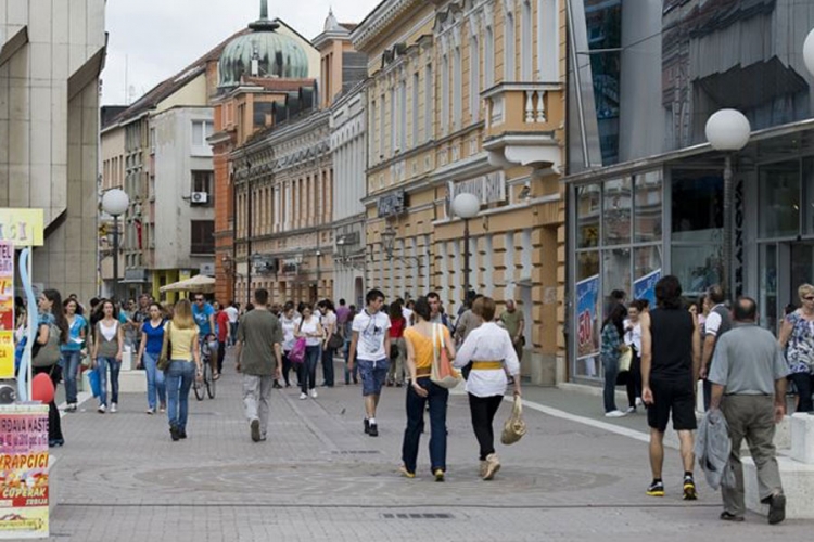 U petak pretežno oblačno, na istoku svježije