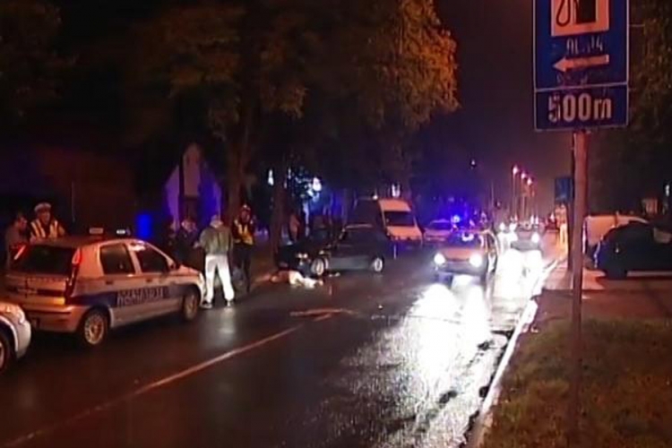 Pješaka udario jedan automobil, pa ga pregazio drugi