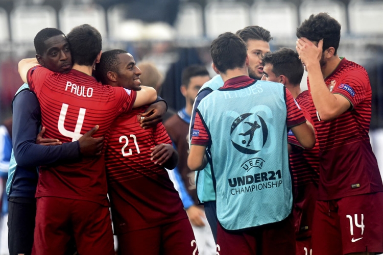Mladi fudbaleri Portugala i Švedske u finalu EP