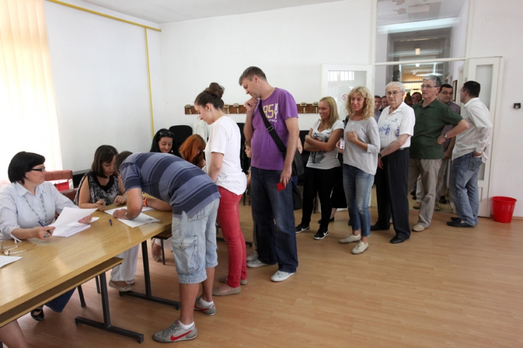  Lokalni referendumi samo prazne kase