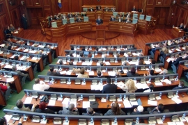 Uprkos obećanjima, Tačijevi poslanici protiv specijalnog suda