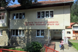 Vaspitačica sa hidžabom nije kvalifikovana za posao?