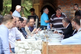 Elita BiH ponovo okupljena na rijeci Ugar (FOTO)