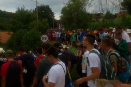 Učesnici "Marša mira" 2015 nastavili put prema Potočarima