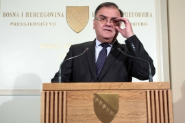 Ivanić: Vučić napadnut samo zato što je Srbin