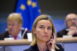 Mogerini: EU traži istragu napada na Vučića