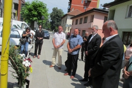 Srebrenica: Prislužene svijeće za ubijene Srbe (FOTO)