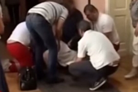 Napadnutom novinaru izvađena sljezina, stanje stabilno
