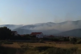 Veliki požar skoro zatvorio splitski aerodrom (VIDEO)