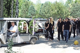 Zapalio se Jelketov grob