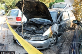 Bokser bokseru zapalio auto