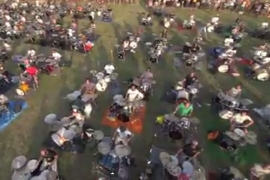 1.000 muzičara svirajući pozvalo Foo Fighterse (VIDEO)