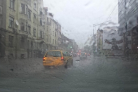 Snažno nevrijeme zahvatilo Sarajevo, ulice pod vodom