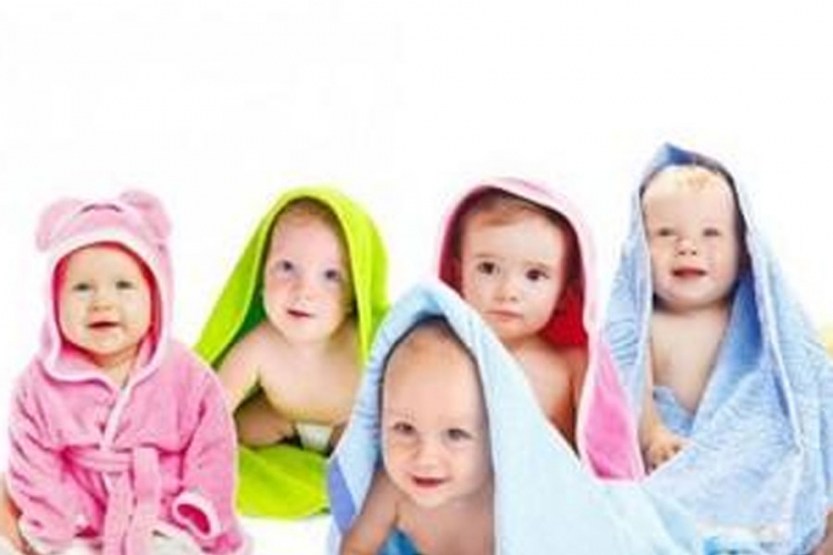 Po 500 KM prvorođenim bebama na Vidovdan