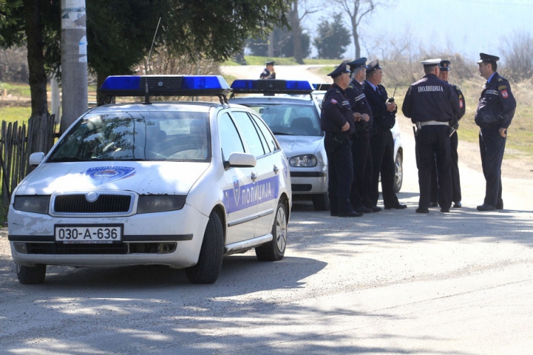 Uhapšeni dok su obrađivali zasad indijske konoplje