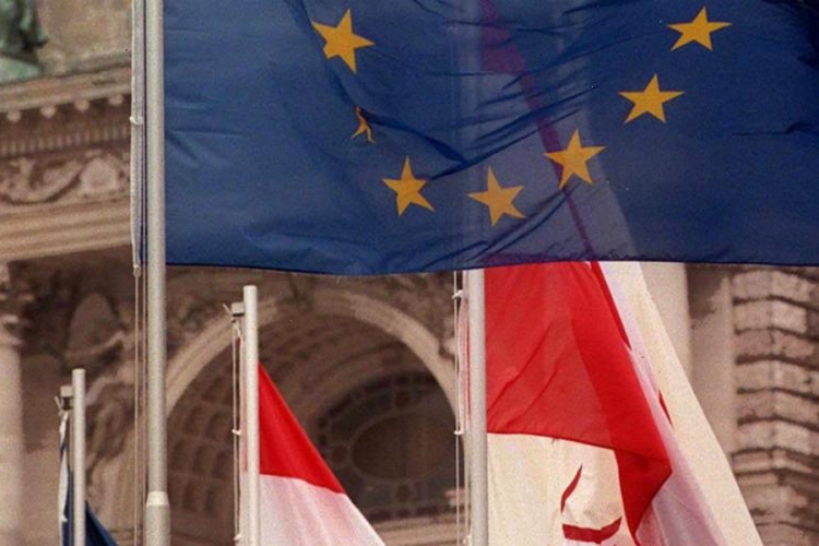 Hiljade Austrijanaca za izlazak iz EU-a