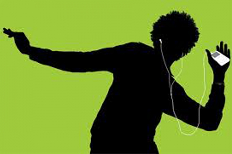 Apple Music "jede" bateriju