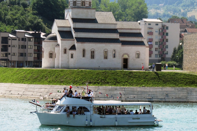 "Višegradska regata" okupila 500 učesnika 