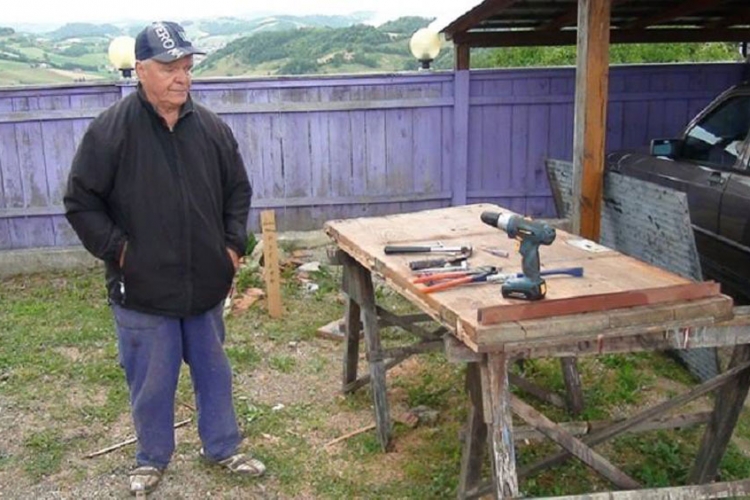  Njemačkom penzioneru ukrali čak i psa