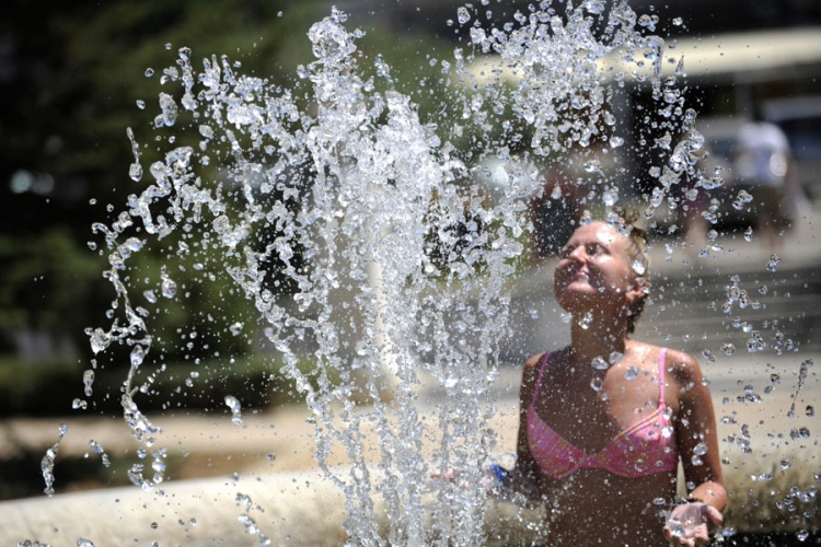 Banjalučke ulice puste, temperatura 34 stepena