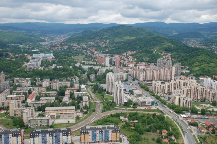Jednomjesečni pritvor za radnicu NLB banke