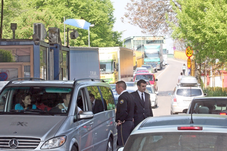 Zbog vrućine na put kretati ujutro ili uveče 