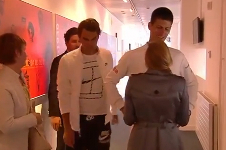 Federer teško podnio poraz: Dajte Novaku njegov trofej (VIDEO)