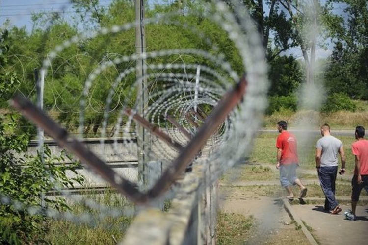 Mađarska vojska počela da gradi antiimigrantski zid